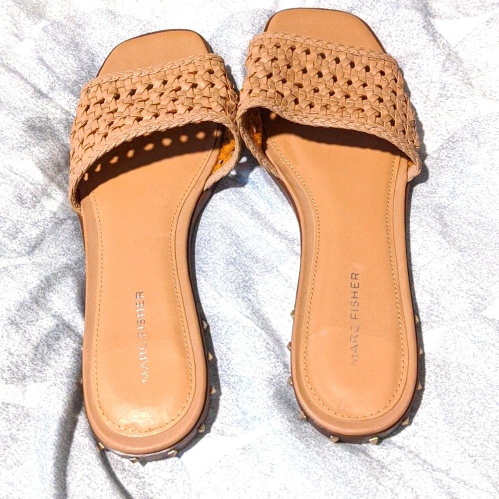 Marc Fisher nude woven leather slide sandals